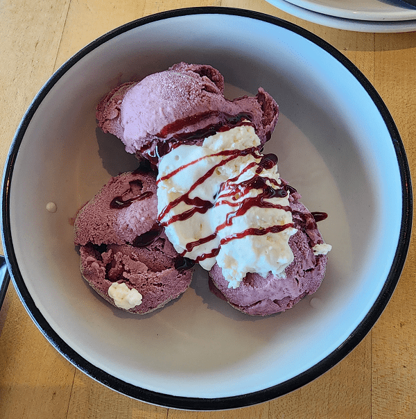 LO Oregon Cherry and goat cheese ice cream CR R 600 width