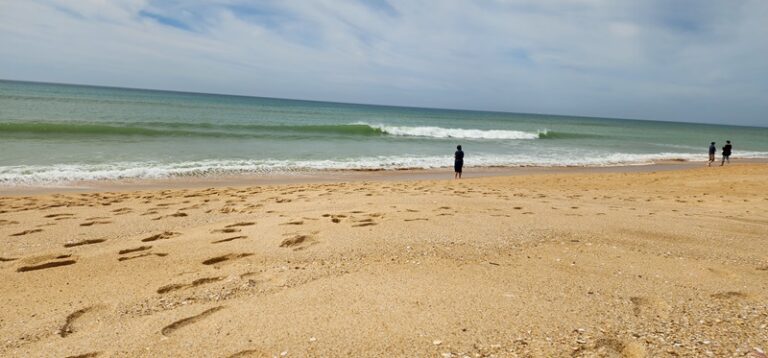 picture we took of the beach at praia de faro